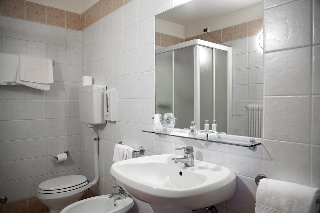 Albergo Da Carlo Vittorio Veneto Rum bild